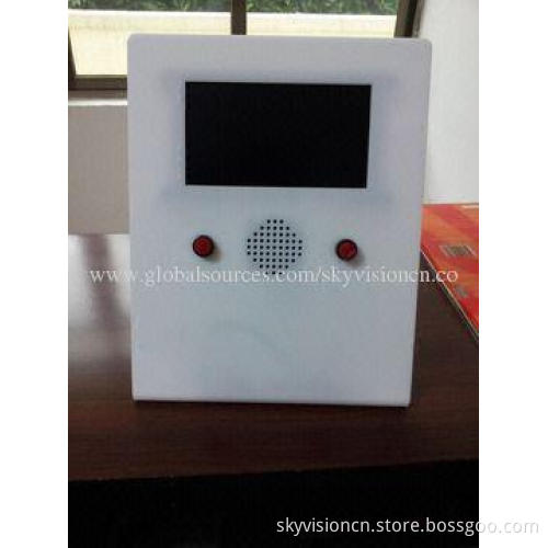 Battery-operated digital photo frame with low current, customized shapes, different feature button